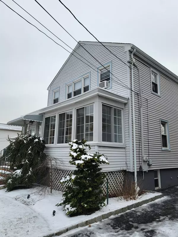 Carteret, NJ 07008,35 Louis ST