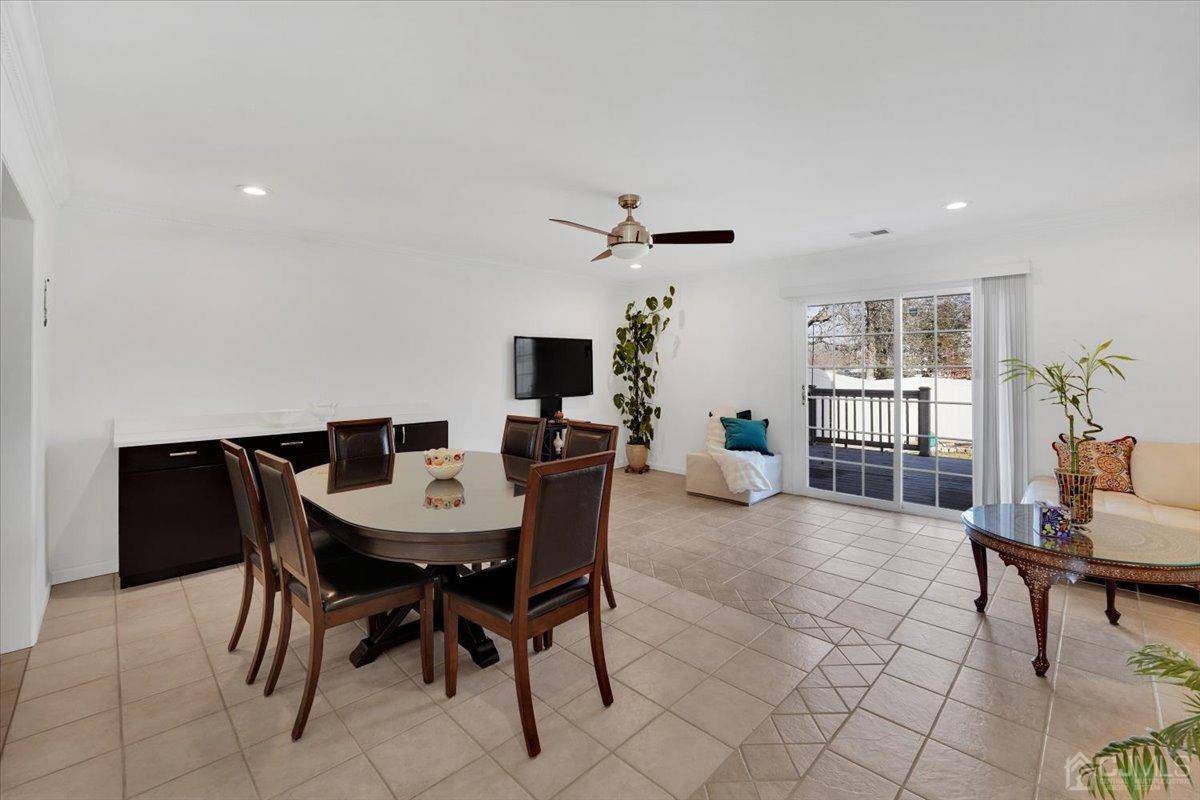 Piscataway, NJ 08854,77 Redbud RD
