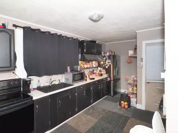 Edison, NJ 08837,66 Pleasant AVE