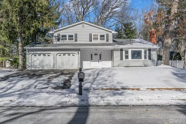 East Brunswick, NJ 08816,75 Stratford RD