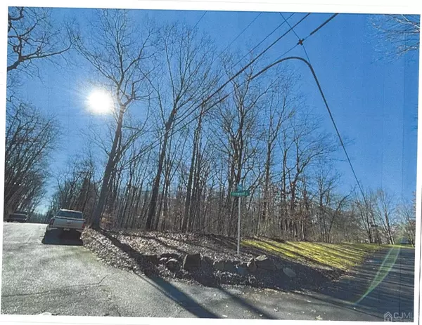 South Brunswick, NJ 08540,2 Fernwood DR