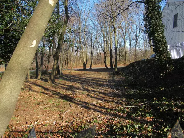 South Amboy, NJ 08879,0-0 Railroad AVE