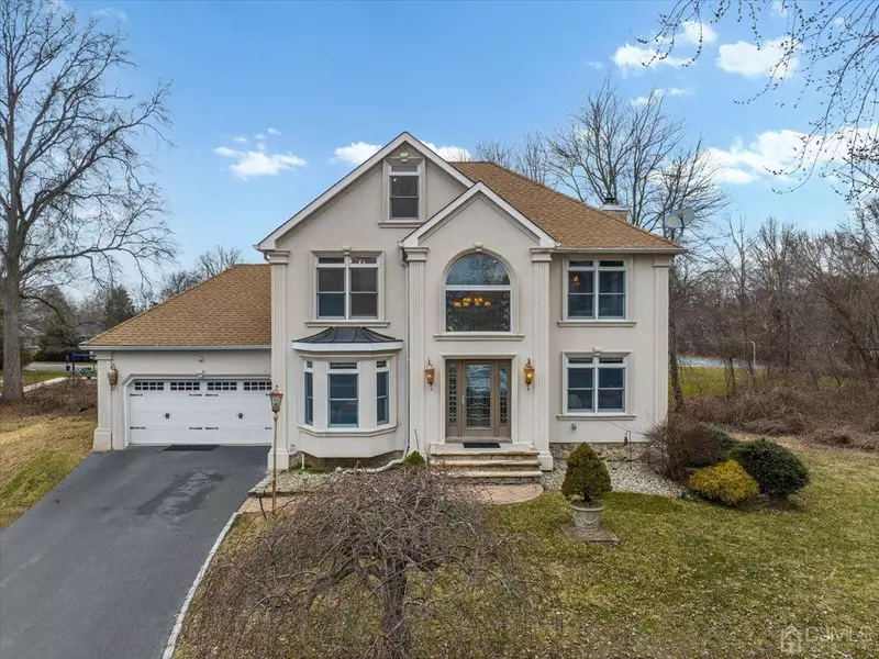 19 Sue Anne CT, Aberdeen, NJ 07747