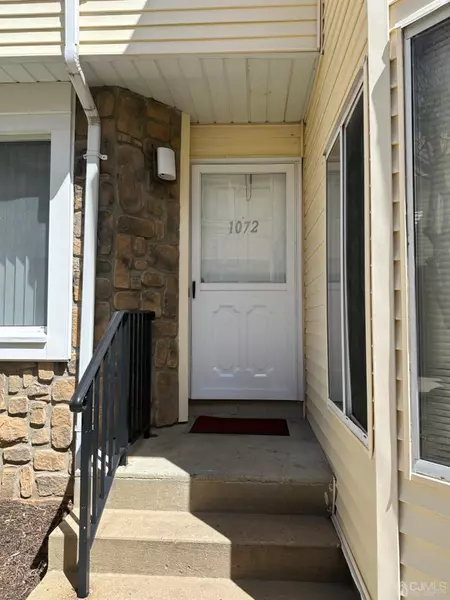 1072 Schmidt LN, North Brunswick, NJ 08902