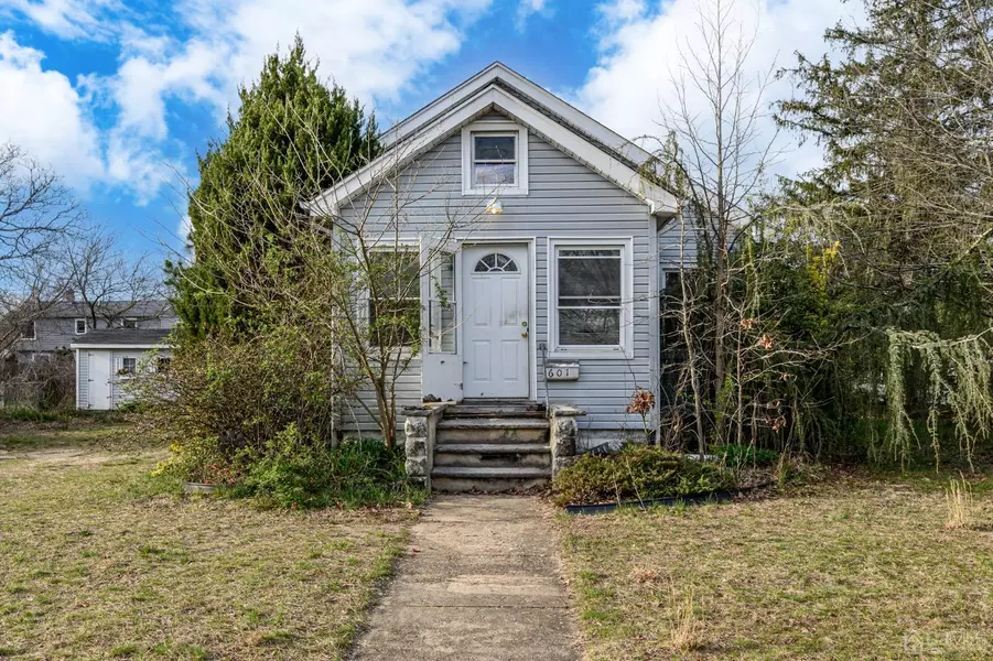 601 Maple ST, Lakehurst, NJ 08733