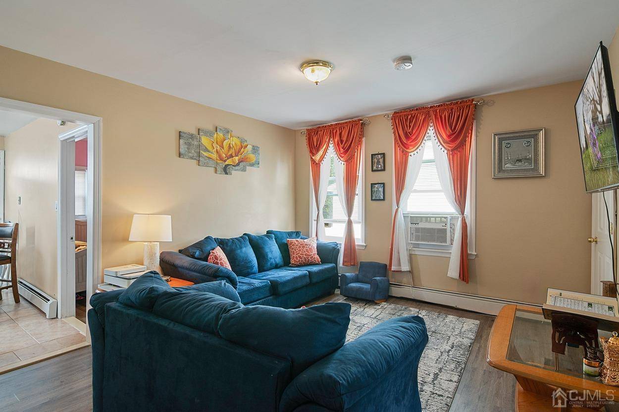 Orange, NJ 07050,293 Ogden ST