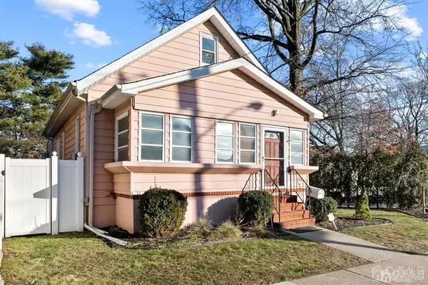18 Liberty ST,  Fords,  NJ 08863
