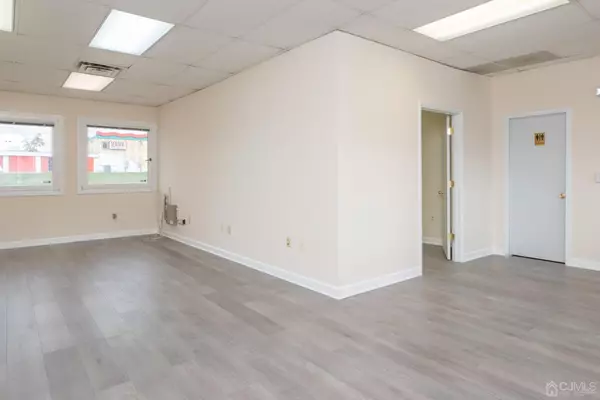 Monroe, NJ 08831,983 W State Route 33 #3-C
