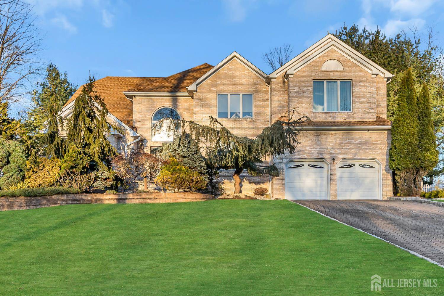24 Bartram RD, Englishtown, NJ 07726