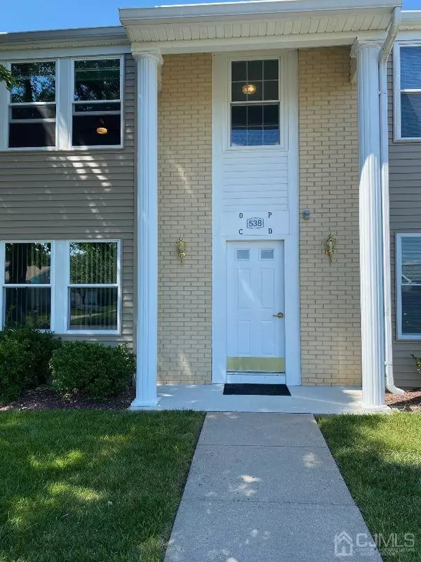 538 Berberis PLZ #O, Monroe, NJ 08831