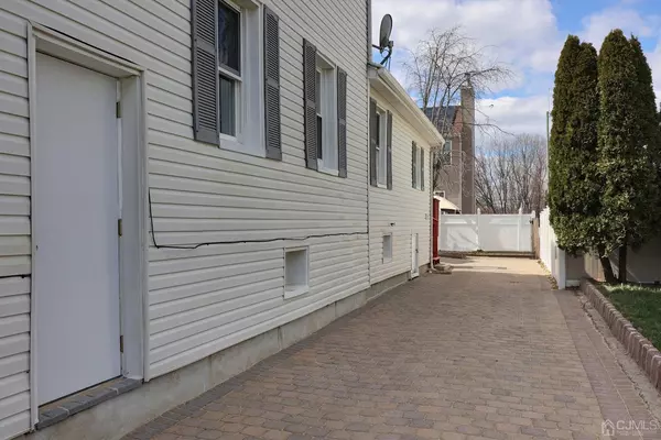 Old Bridge, NJ 07721,27 Columbus AVE
