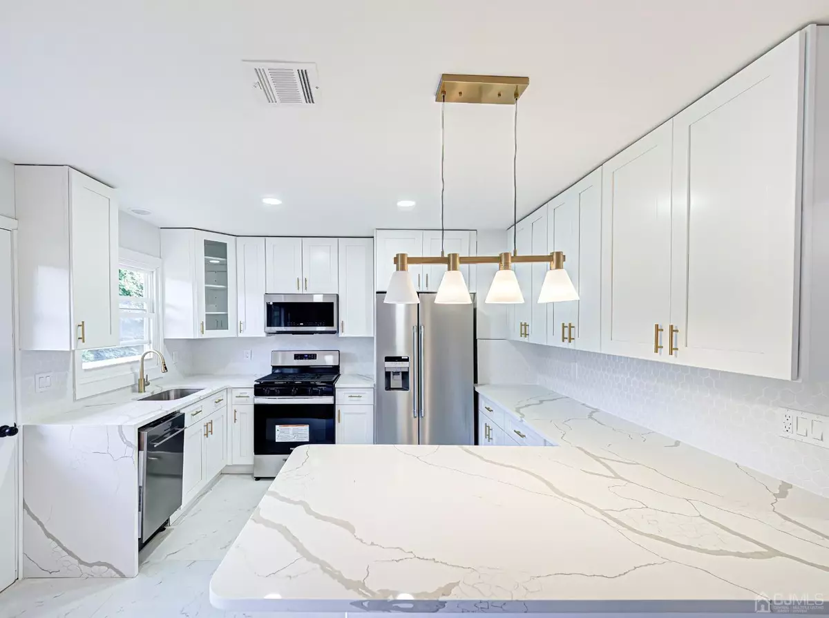 South River, NJ 08882,29 Kamm AVE