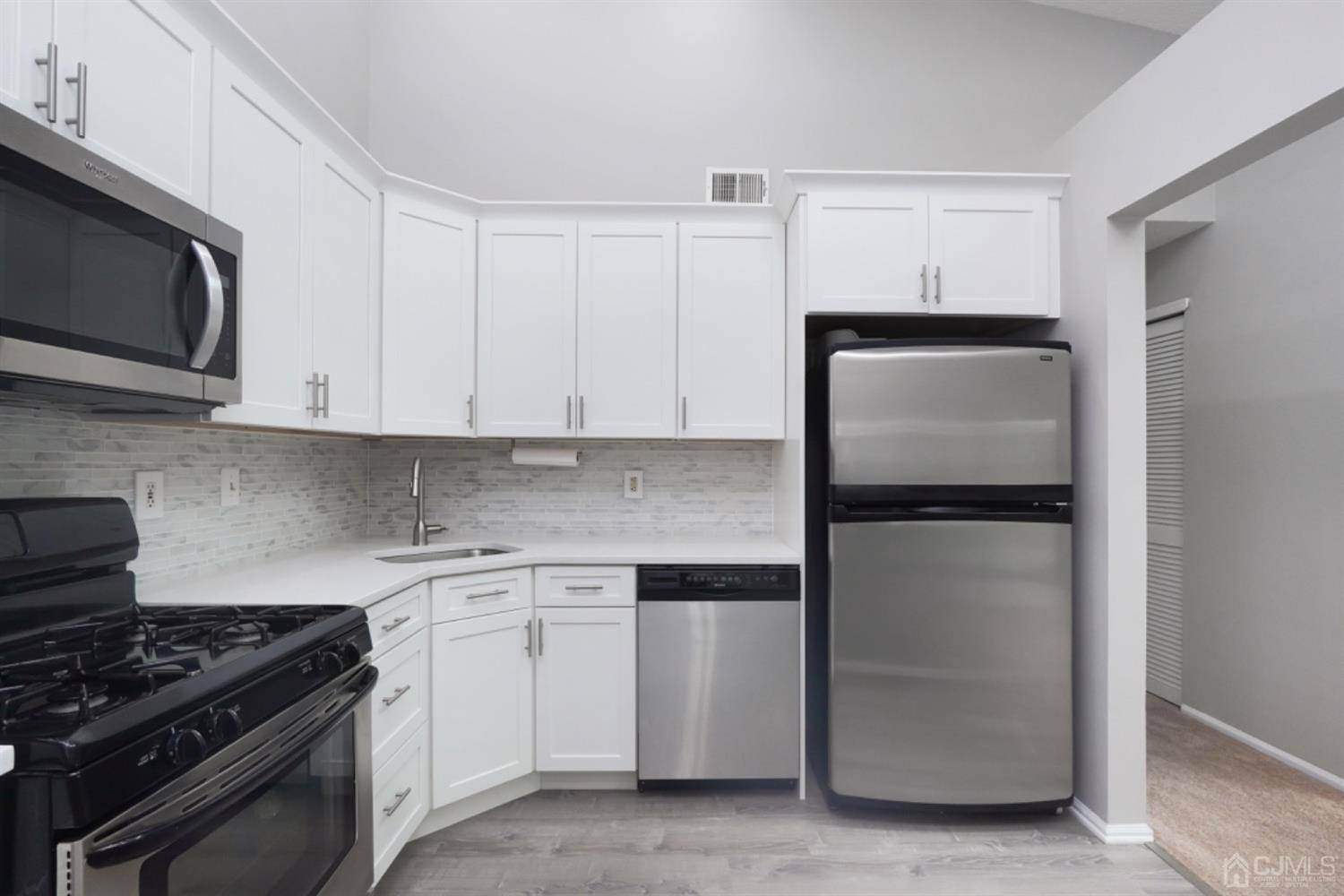 North Brunswick, NJ 08902,354 Wimbeldon CT