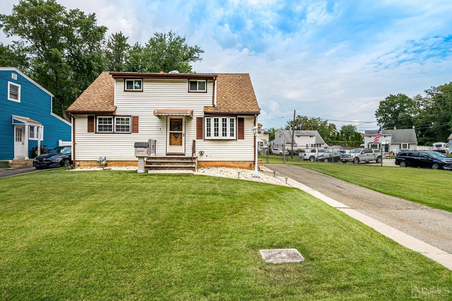 18 Clembil CT,  Perth Amboy,  NJ 08861