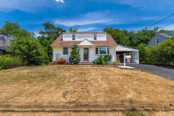 10 Hilliard RD, Old Bridge, NJ 08857