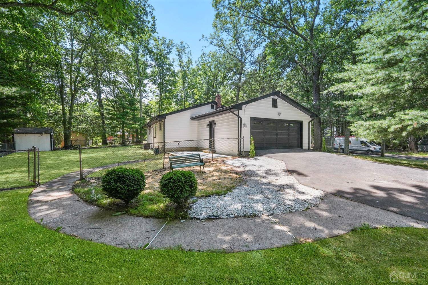 South Brunswick, NJ 08852,114 Sand Hills RD