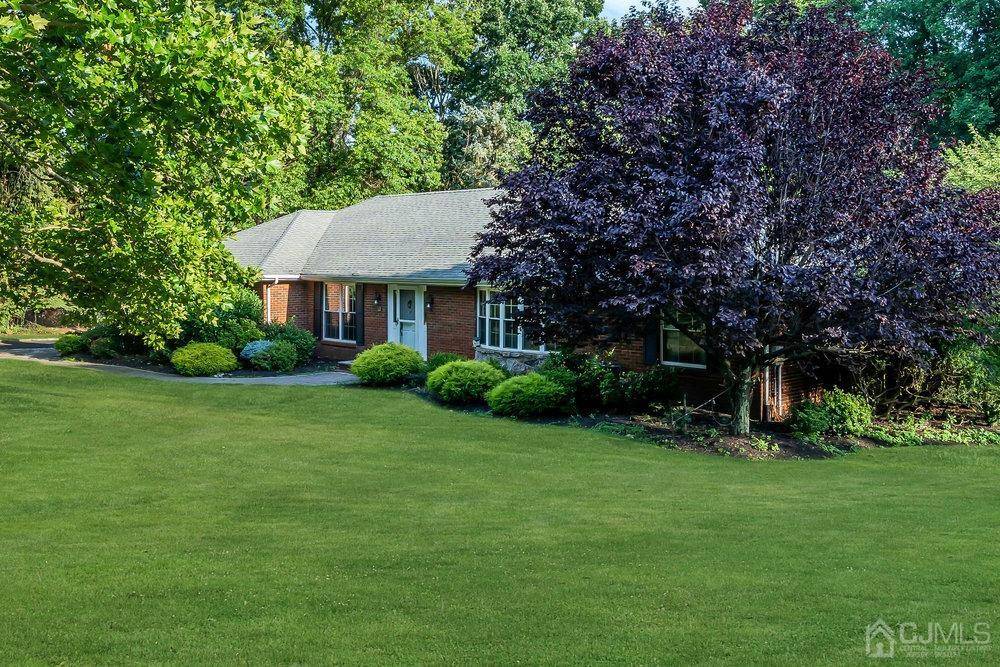 Holmdel, NJ 07733,11 Stoney Brook RD