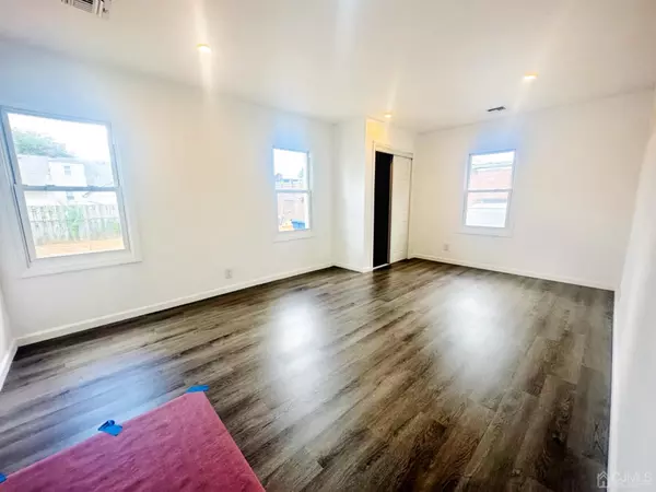 Avenel, NJ 07001,2 Meinzer ST