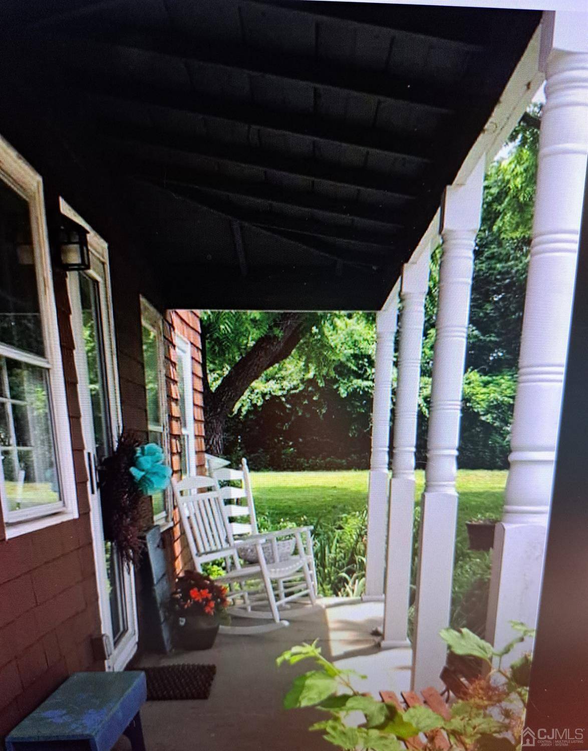Keyport, NJ 07735,33 Manchester AVE