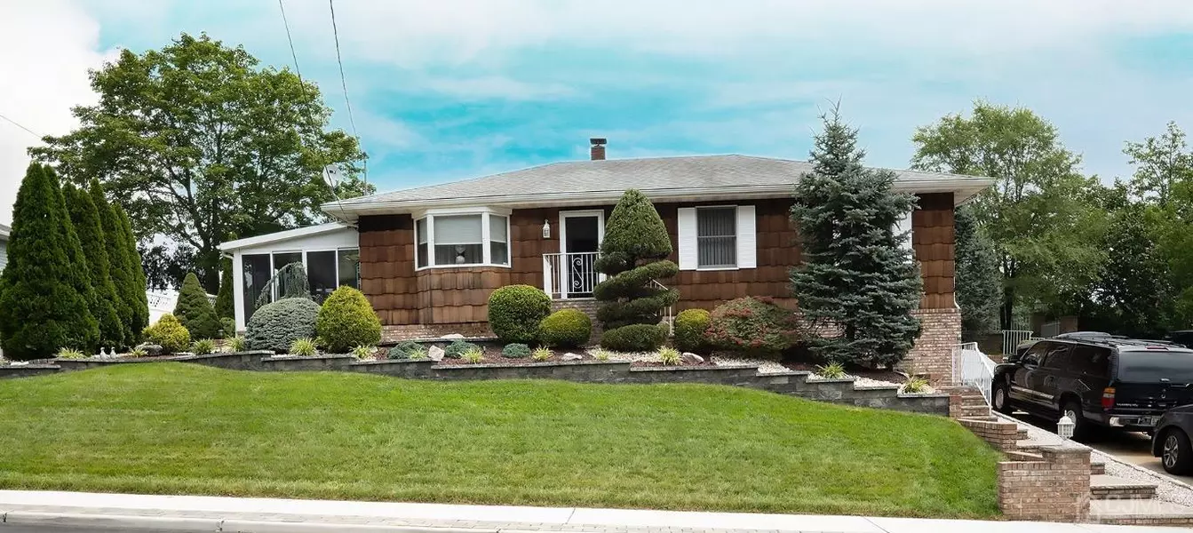 24 S Minnisink AVE, Sayreville, NJ 08872