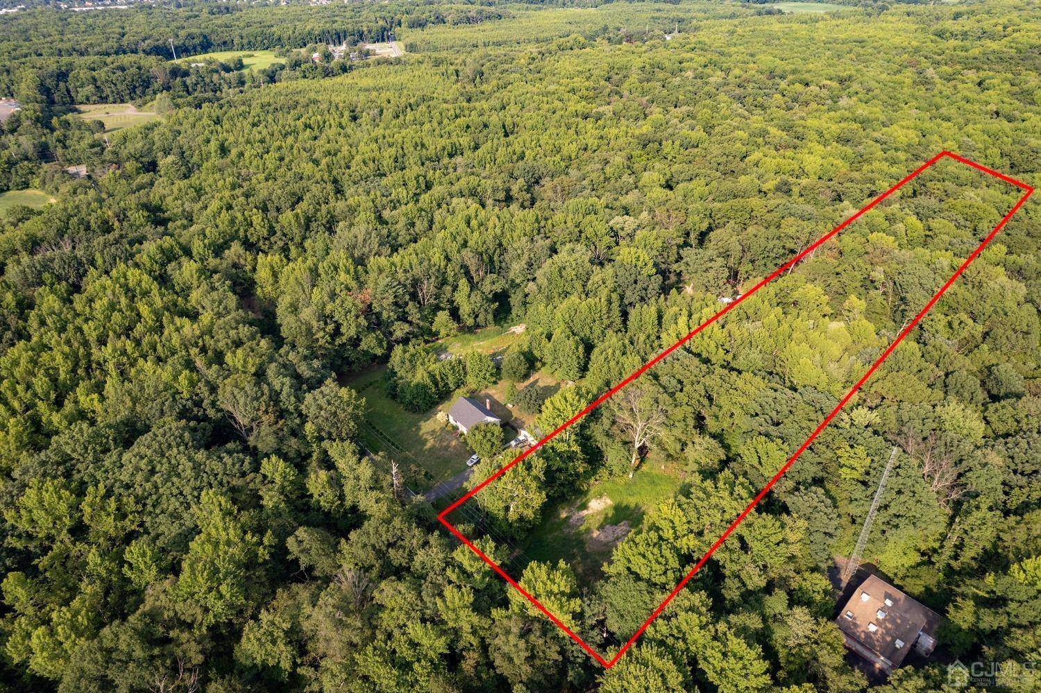 South Brunswick, NJ 08512,82 miller RD