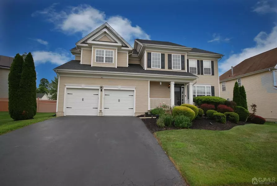 18 Fritz DR, Sayreville, NJ 08872