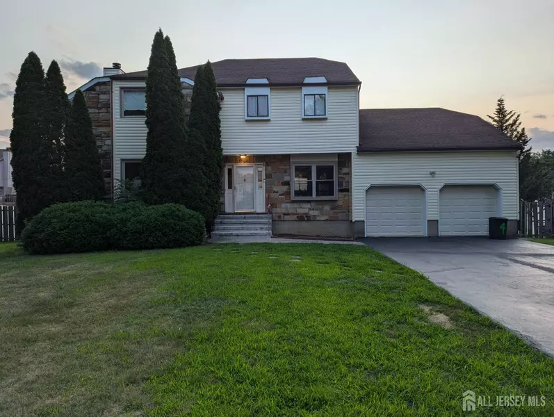 4 La Valencia RD, Old Bridge, NJ 08857