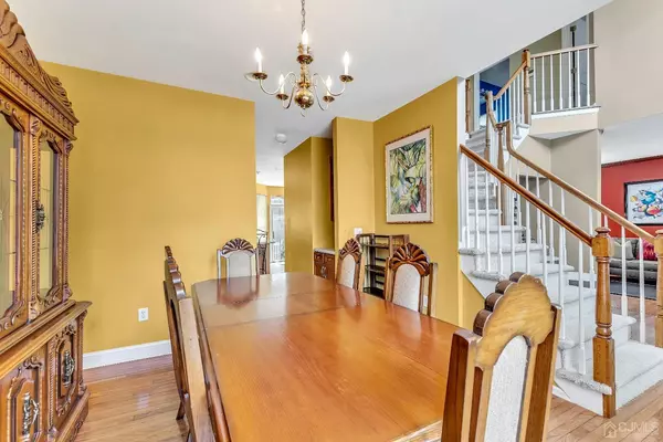 North Brunswick, NJ 08902,46 Pin Oak DR