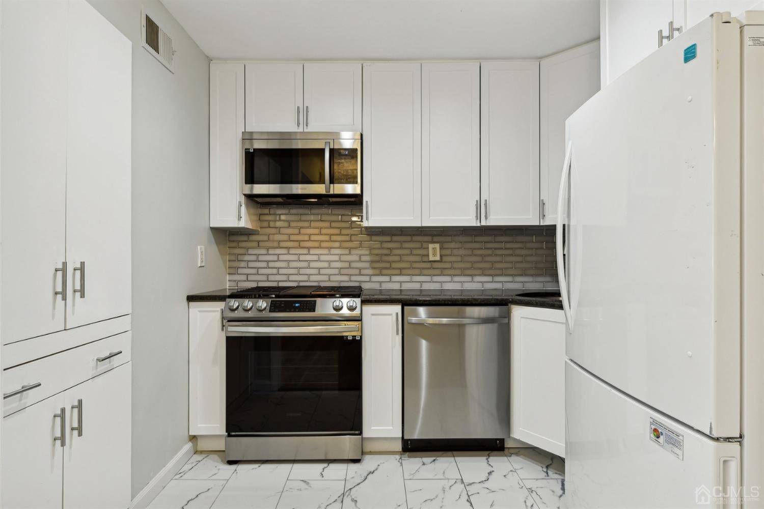 South Brunswick, NJ 08852,12 Arrowwood LN