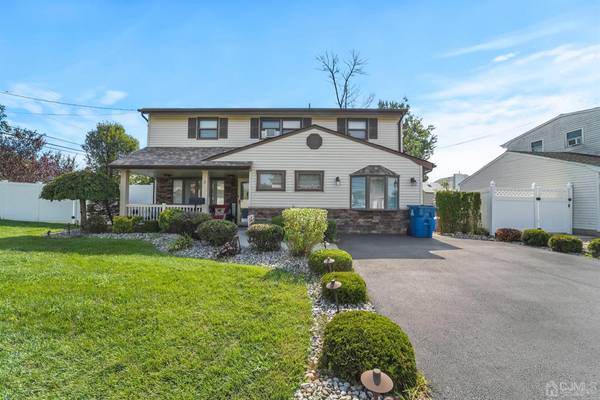 2 Thomas ST, Old Bridge, NJ 08857