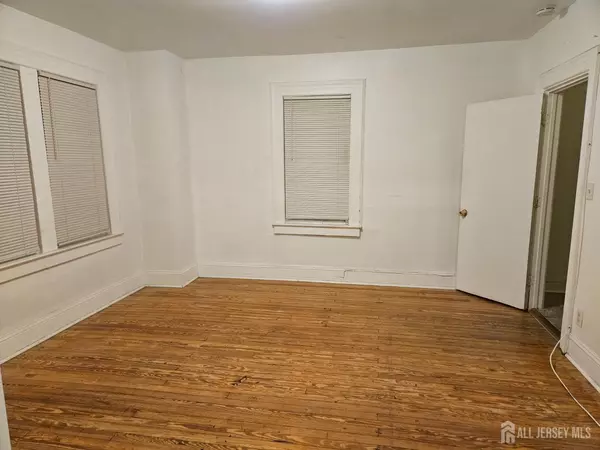 Dunellen, NJ 08812,203 S Washington AVE S