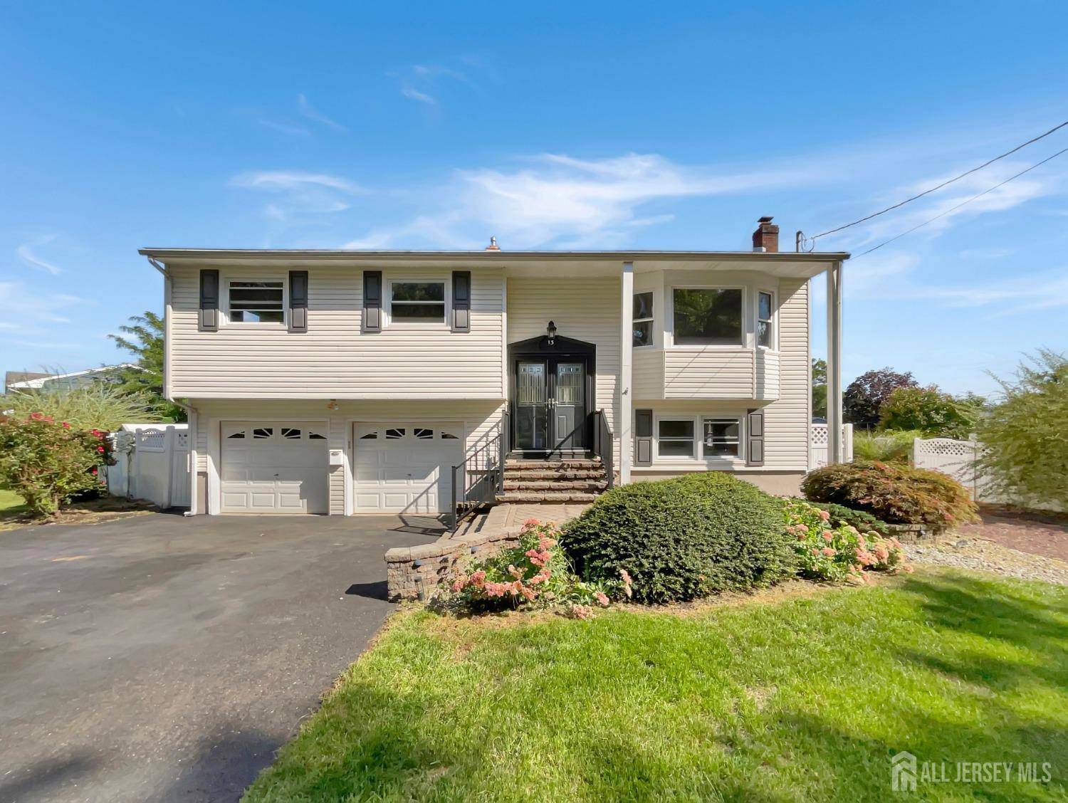 13 Bartman RD, East Brunswick, NJ 08816