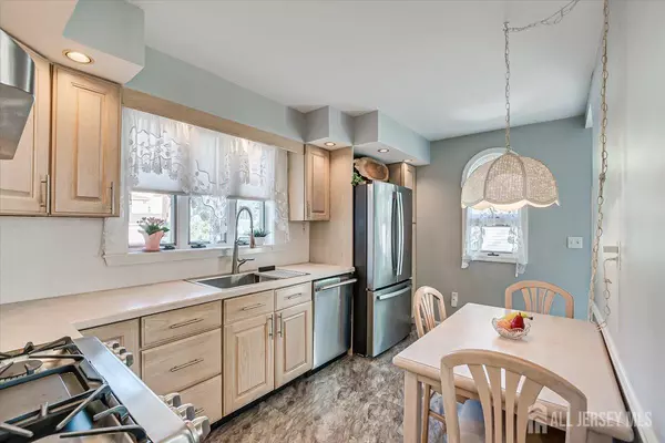 Avenel, NJ 07001,35 Clark PL