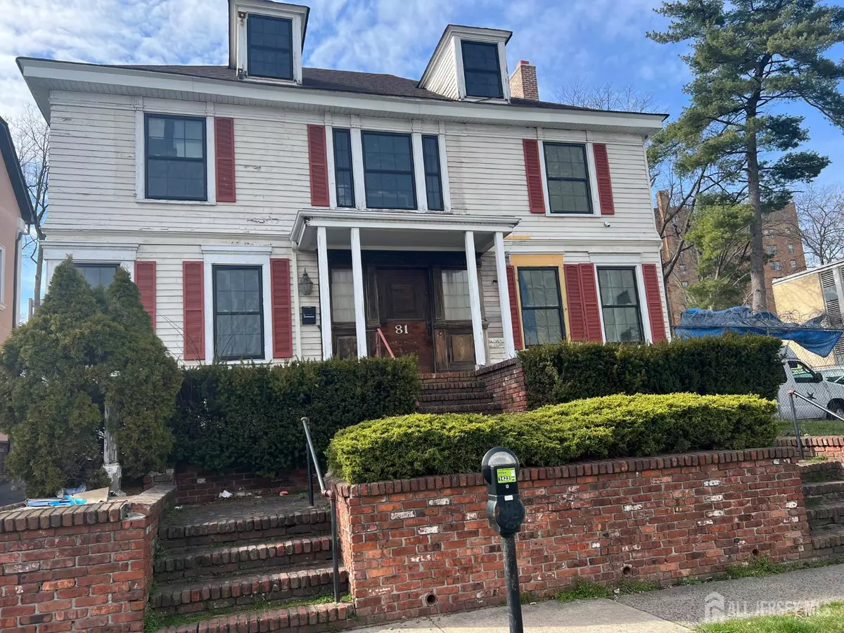 East Orange, NJ 07018,81 Evergreen PL