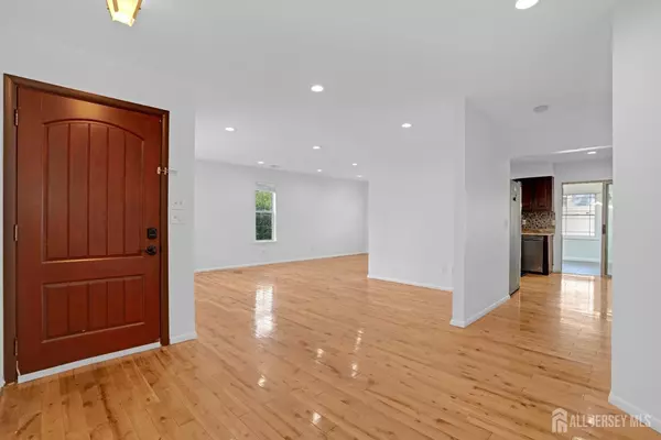 Edison, NJ 08820,137 Woodbury RD