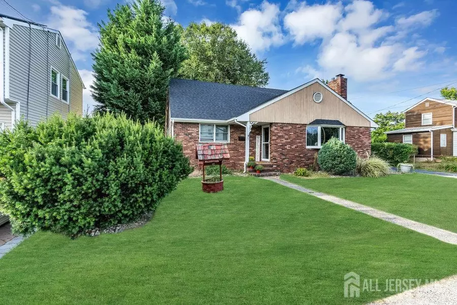 26 Sedgwick ST, Jamesburg, NJ 08831