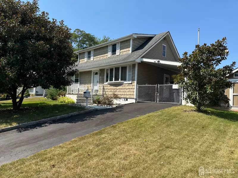 8 Pace ST, Old Bridge, NJ 08857