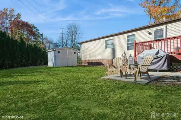 Spotswood, NJ 08884,337 Pond CT