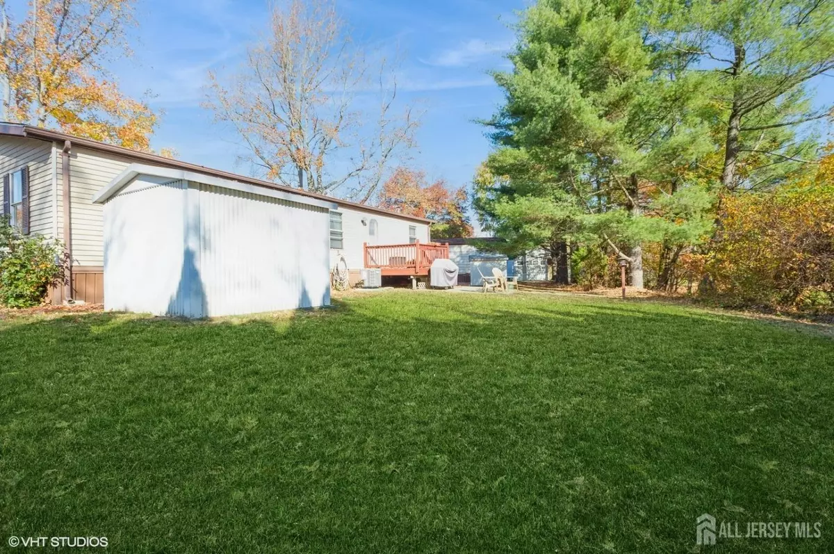Spotswood, NJ 08884,337 Pond CT