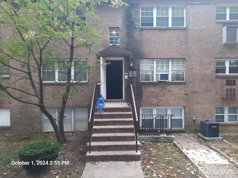 203 College DR, Edison, NJ 08817