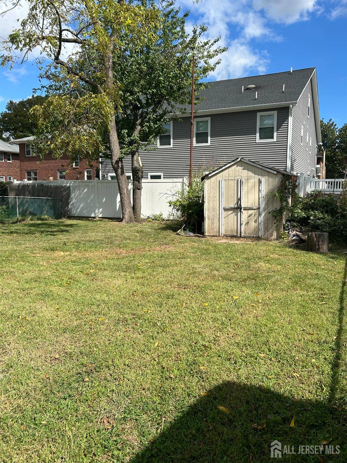 Kenilworth, NJ 07033,239 N 10 ST