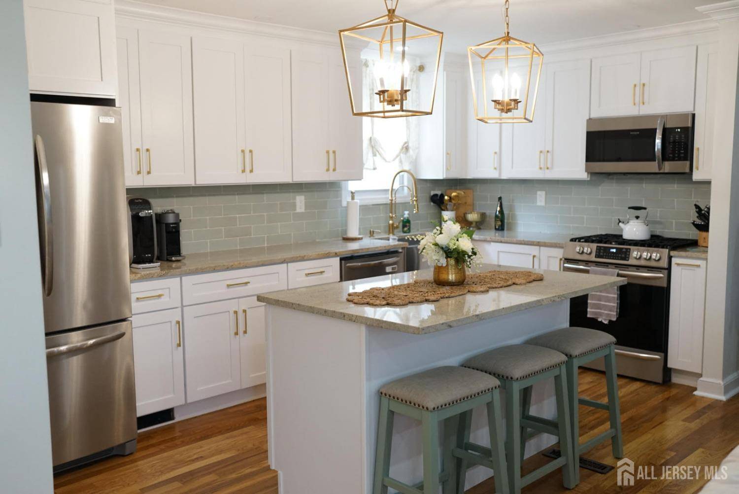 Metuchen, NJ 08840,114 Spear ST