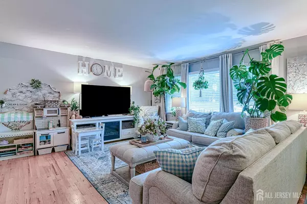 Milltown, NJ 08850,16 Durst DR