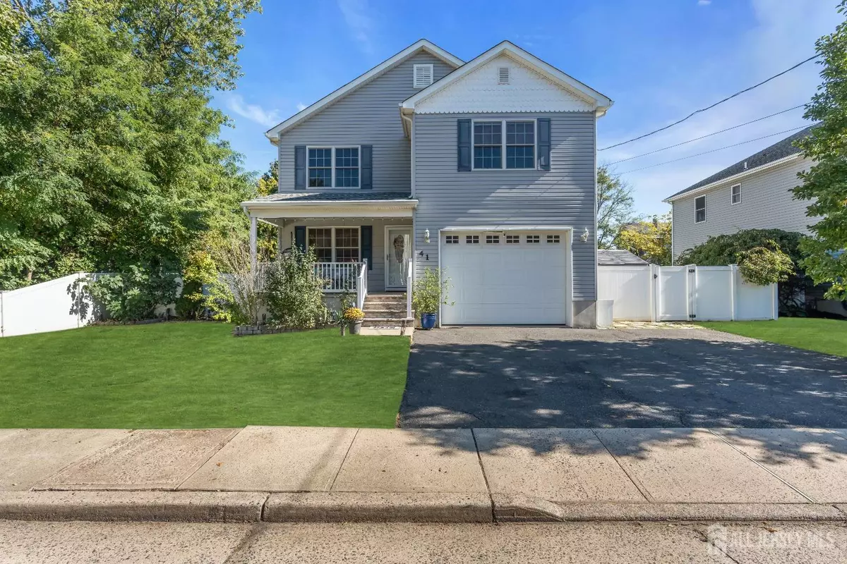 Keyport, NJ 07735,41 Manchester AVE