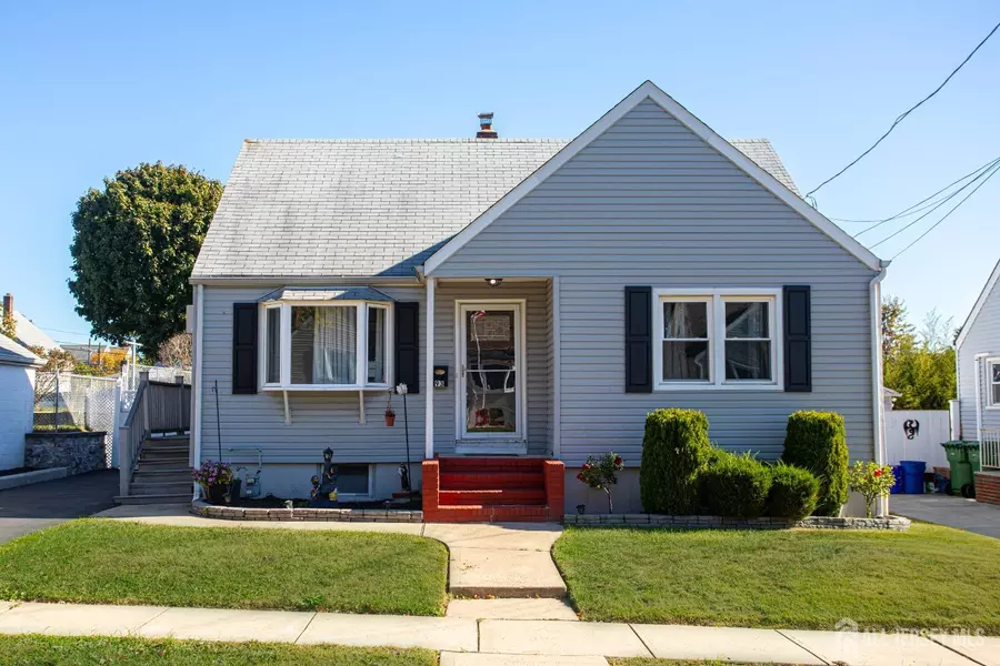 93 Woodland AVE, South Amboy, NJ 08879