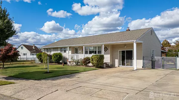 56 Louise DR, Manville, NJ 08835