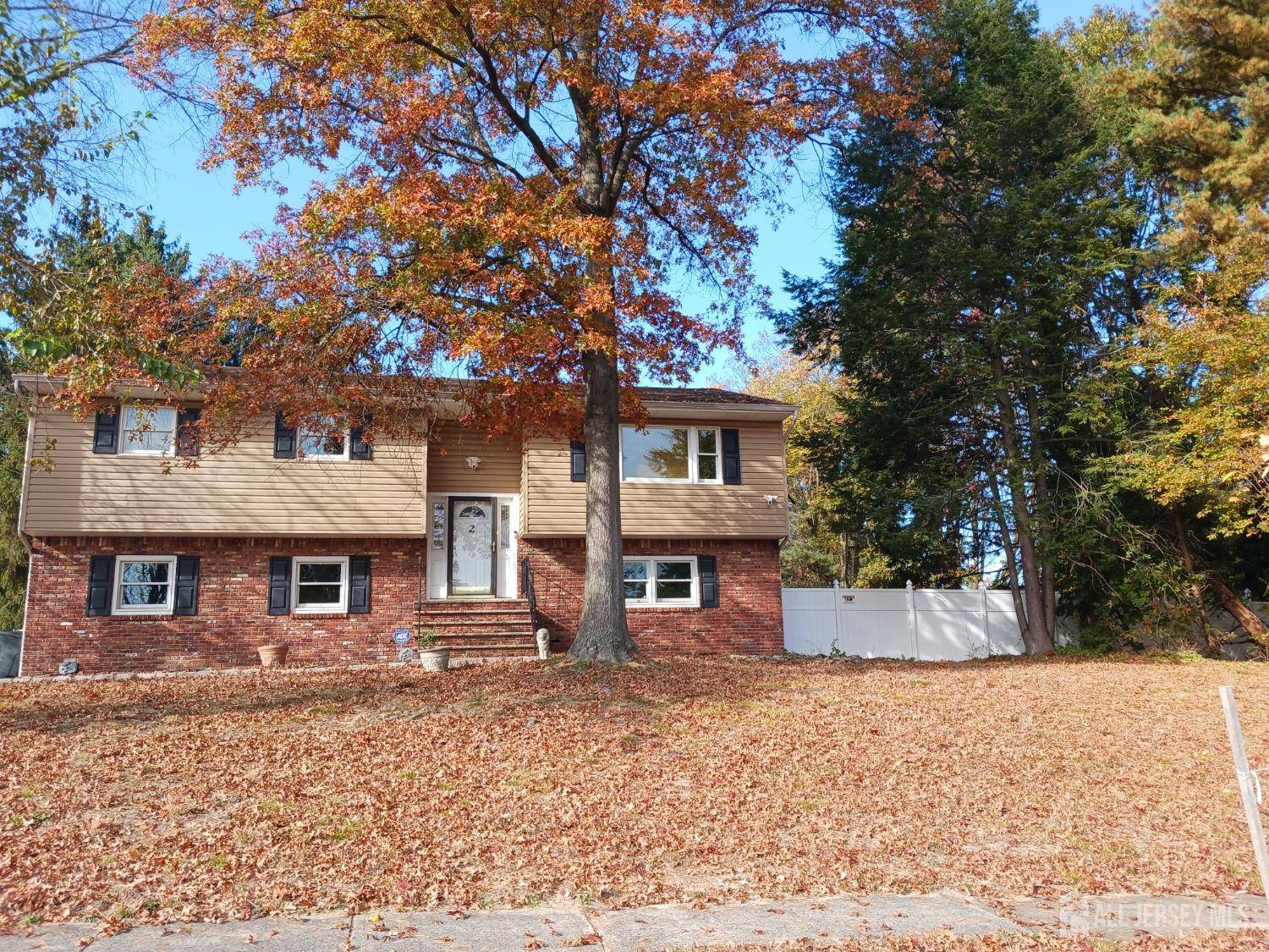 2 Downing DR, East Brunswick, NJ 08816