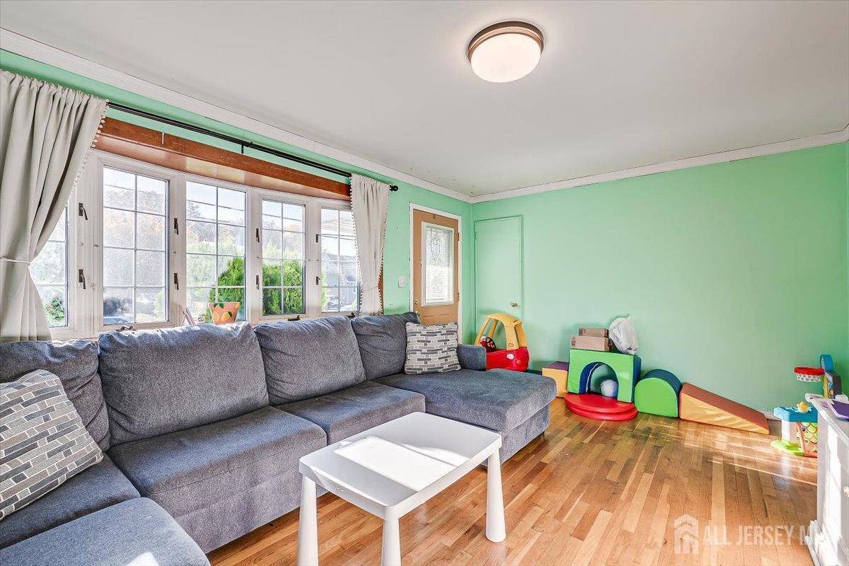 Hopelawn, NJ 08861,38 Laurel ST