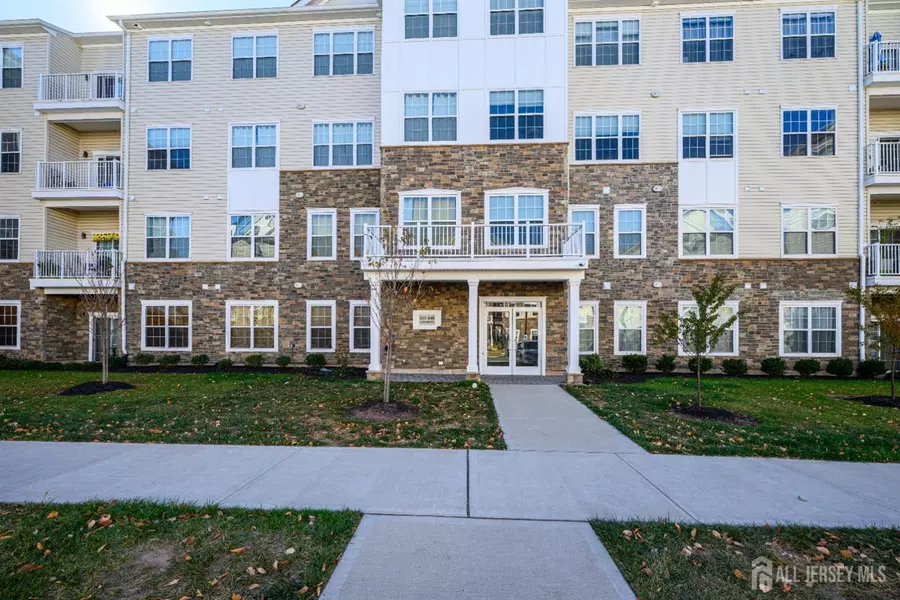 521 Lorhan DR, Piscataway, NJ 08854
