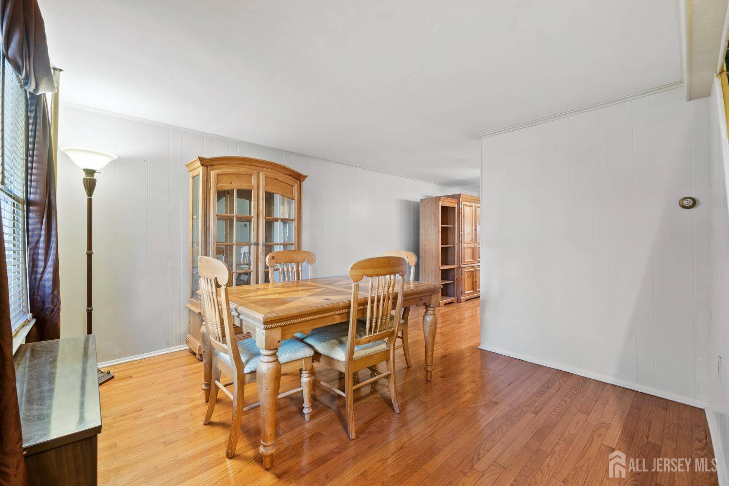 Perth Amboy, NJ 08861,526 Hartford ST